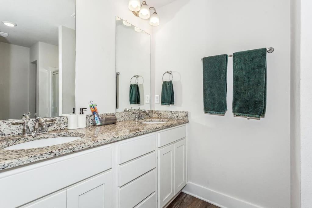 Luxury Townhome Near Downtown And Pensacola Beach Extérieur photo